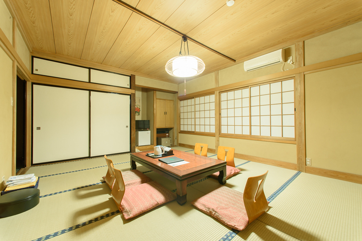 【禁煙】新館広々和室12畳(～5名様)バストイレ付・大浴場利用OK 