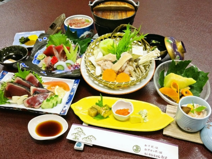 【ご夕食】四万十鶏とフレッシュ野菜の「贅沢鍋会席」