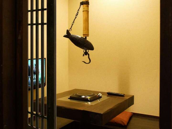 小ぢんまりした囲炉裏部屋（露天風呂付モダン和室フォト)