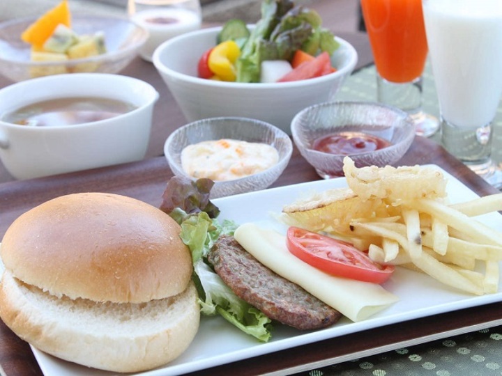 お子様朝食【自分で作るハンバーガー】