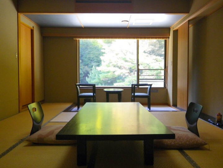 本館和室 10畳以上（バス・トイレ付）