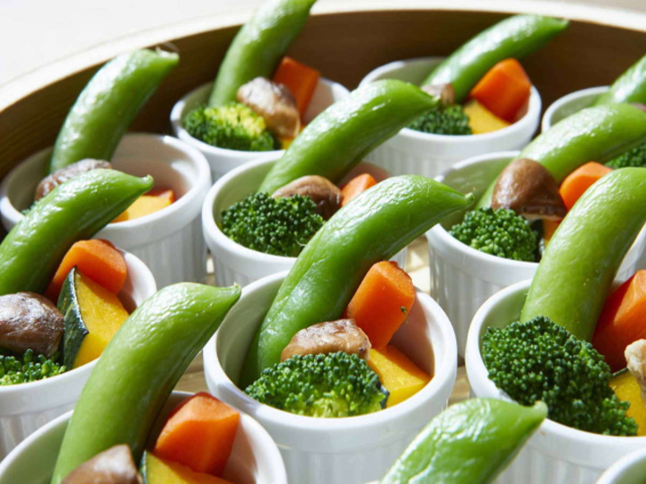 【ごちそう野菜の朝ごはん】野菜本来の美味しさをシンプルに味わう、いろどり季節の蒸し野菜。