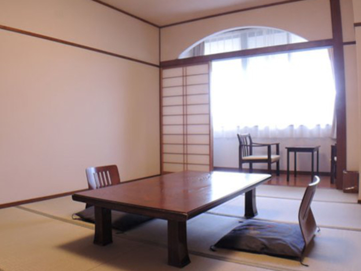 和室（バストイレ付）
