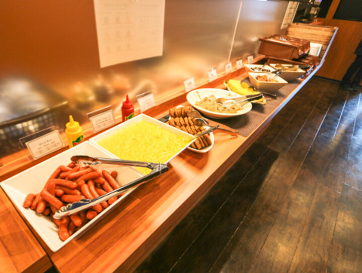 Max Cafe / マックスカフェ（朝食スペース）
