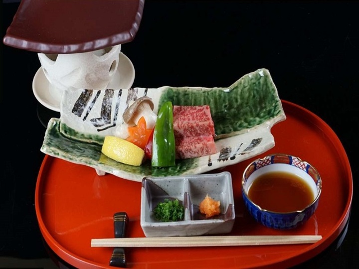 ①季節の懐石（一例）