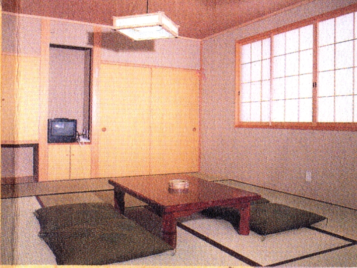 ≪24H天然温泉掛流しの贅沢！≫８畳和室（２名様～３名様）【お客様のご要望に応じて　朝食　選択ＯＫ】