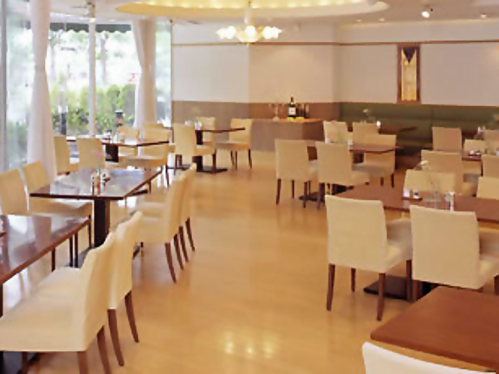 レストラン　アンソレイユ（洋食）