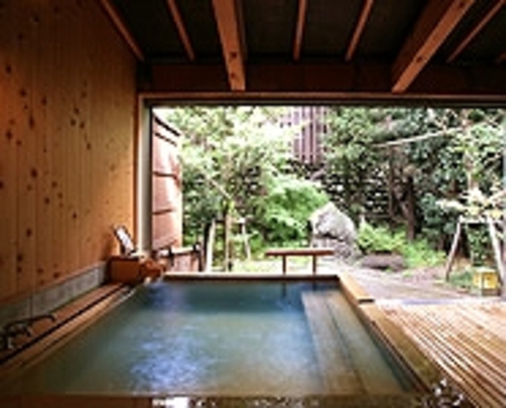 貸切露天風呂【かく恋慕】　龍宮「木の湯」 