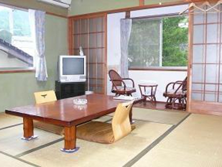 山側の和室.